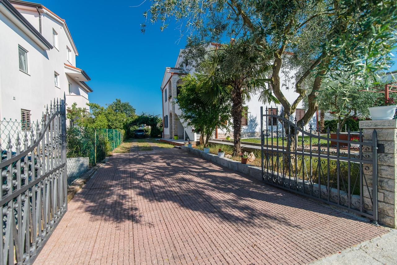 Apartments Dino Poreč Zewnętrze zdjęcie