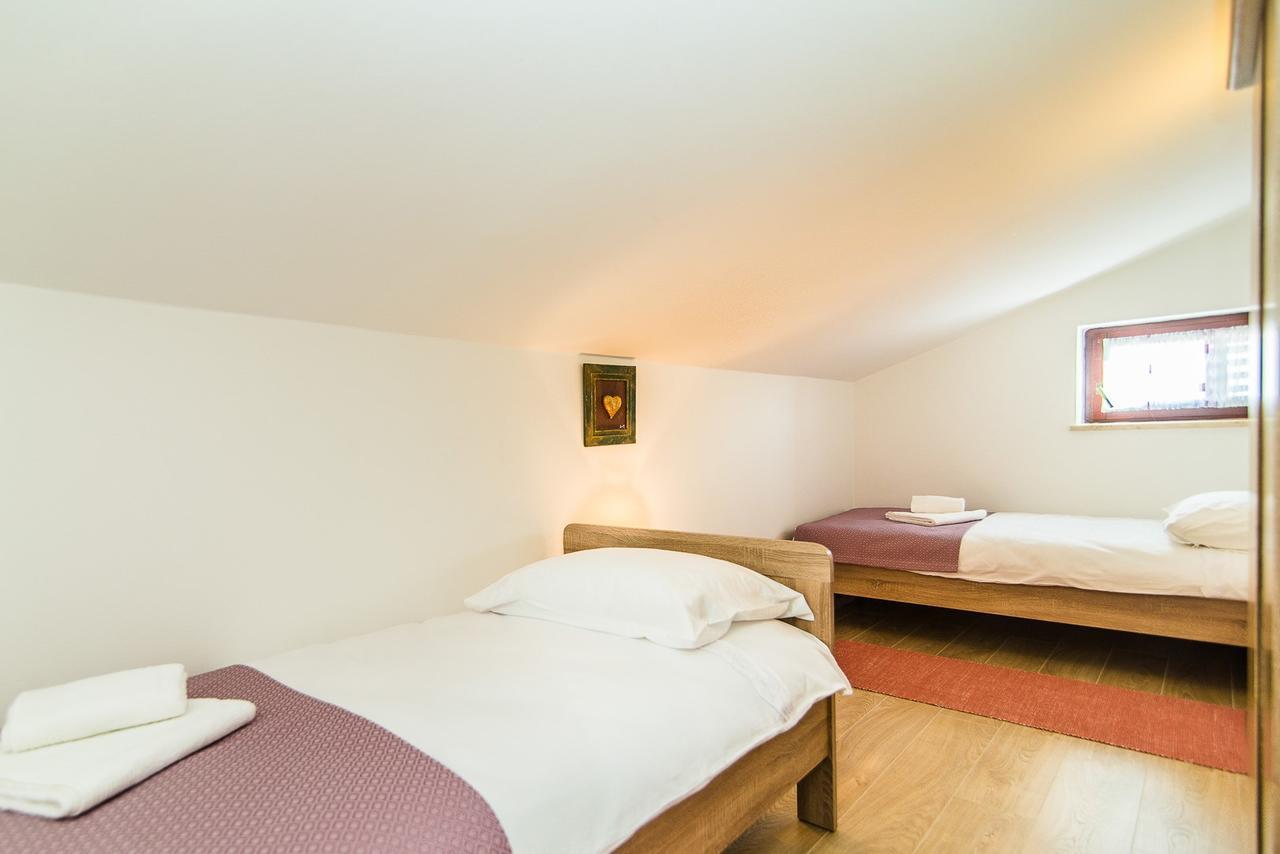 Apartments Dino Poreč Zewnętrze zdjęcie
